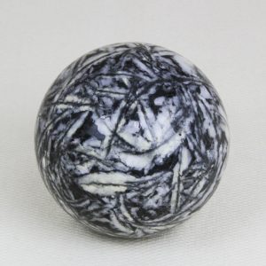 Esfera hecha de pinolita canadiense